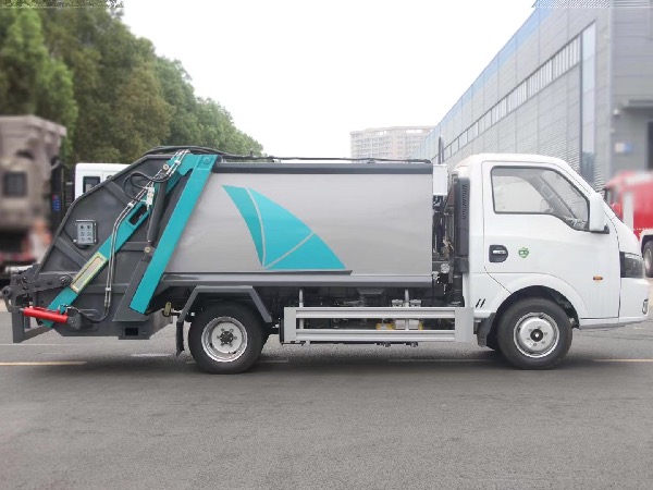 東風途逸藍牌地下車庫壓縮垃圾車｜垃圾收集車｜掛桶垃圾車