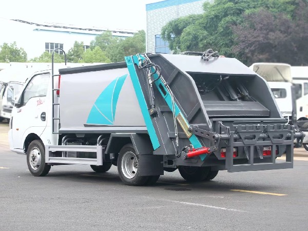 東風途逸藍牌地下車庫壓縮垃圾車｜垃圾收集車｜掛桶垃圾車